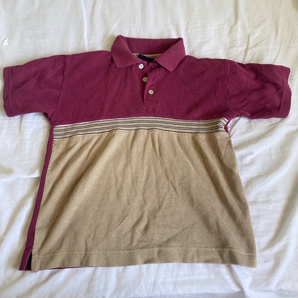 Casual t-shirt with buttons and collar